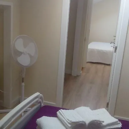 Sao Philip's House By Casas De * שטובל